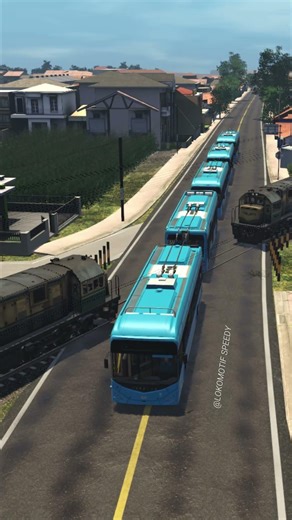 Kereta Api Beradu Di Lewati Bus #railroad #railtrack #railway #train
