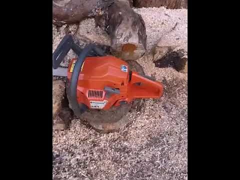 Husqvarna 141 Chainsaw. First run and cut.