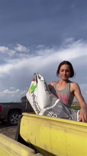 Laura Farms Reacts to Viewer Comment about Agrigold Planting