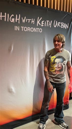 Keith Urban Guitar Discussion with Sophia