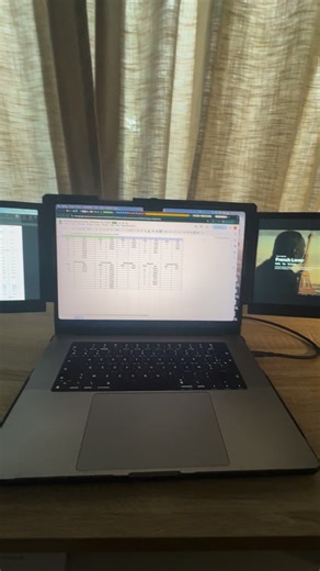 31K views · 24 reactions | Besoin de plus de productivité sans changer d’ordi ? Le X3 Pro transforme mon Mac en triple écran, en 15 secondes. Montage, fichiers, navigation... je passe d’un écran à l’autre sans aucun bug. Il est léger (1,8 kg), ultra pratique, et compatible Mac & Windows via USB-C ou USB-A. Franchement, difficile de revenir en arrière après ça. | X-Nomad | Facebook