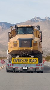 Cat 740 truck heading down the 395 in California #caterpillar #truck #lowbed #heavyhaul #heavyhaulage #schwertransport #convoiexceptionnel #wideload #oversizeload | Awesome Earthmovers