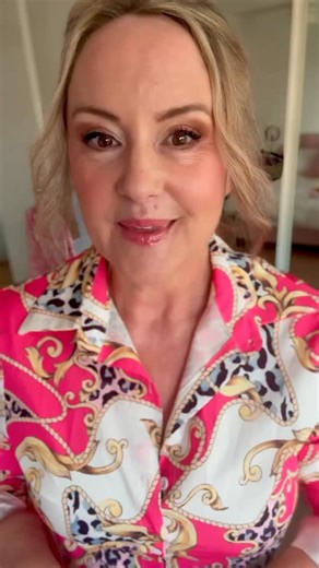 120 comments | How to style your handbag when wearing a Bold and...