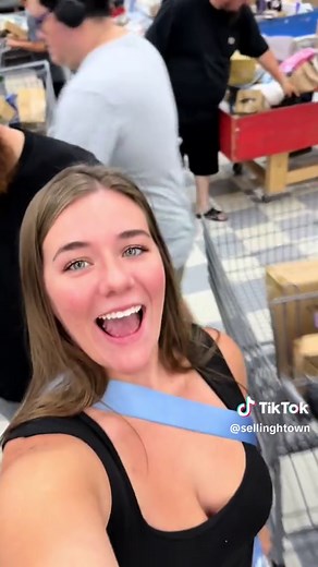 HUGE Amazon Returns Bin Store Opens on Black Friday