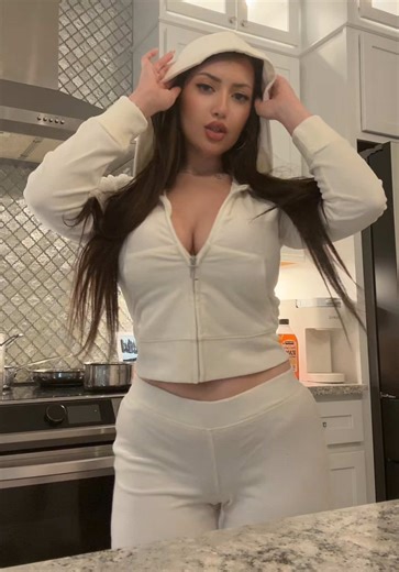 Come on #juicy #home #brunette