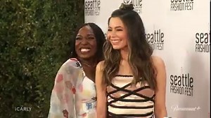 5...4...3...2... iCarly is back! 🎉 Stream the first three episodes, only on @Paramount https://bit.ly/3zIuBs6 | Paramount