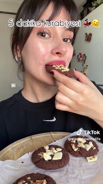 3 Malzeme ile Kolay Kurabiye Tarifi