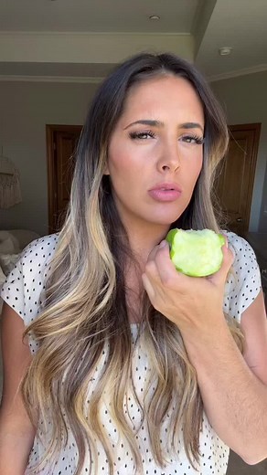 Full face of products in ONE compact makeup is where it’s at! Makes for a quick and easy makeup routine! #diymakeup #easymakeup #makeuphacks #fastmakeuplooks