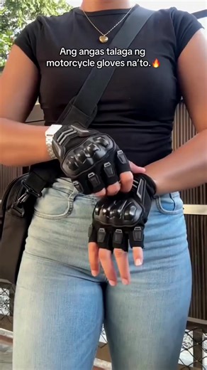 Ride like a pro with these Half-Finger Cycling Gloves! Engineered for comfort, grip, and protection — whether you’re cycling, lifting, or hitting the trails. 🚴‍♂️💪 Stay safe, stylish, and in control on every #gloves #cycle #moto #outdoors #bicycle