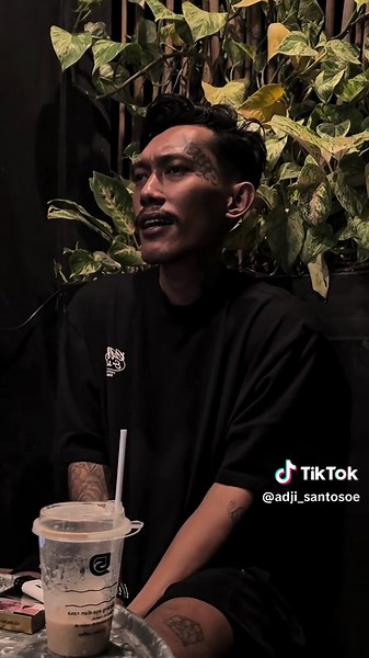 Sarjana Muda: Motivasi dan Musik Iwan Fals