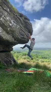 Hollow Roof - Dartmoor Bouldering