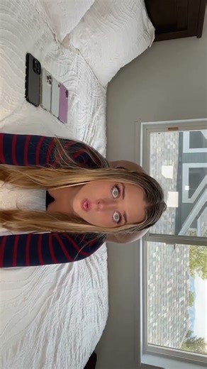 End… Left vs Right Dance Twist! 🤯 #fyp #waitforit ✨ #instagirls #viralgirl #blondegirl