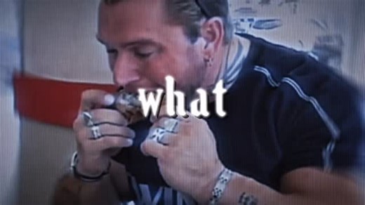 Golden Era Bodybuilding Edits on Instagram: "Lee Priest, and his notorious bulking regime he would follow in his gaining phase. Macros tracked? Calories counted? Cardio? No no don’t be ridiculous, hard training, KFC, and lounging! Lee’s off season was unconventional to say the least, he always believed in training hard year round, but when it came to the diet in the off season he would eat just about whatever he likes, he wasn’t afraid of putting on body fat, he wasn’t scared of the bulk, he emb