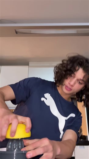 Delicious Grapefruit Juicing Experience