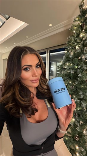 Amy Childs on Instagram: "COLLAGEN... I’ll be honest, I never thought I’d be one of those people banging on about supplements 😂 But once I hit my 30s, I started noticing my skin just wasn’t bouncing back like it used to. Late nights with the kids, busy days - it was all showing on my face! I kept seeing people talk about Elavate and thought I’d give it a go. I’ve been using it for a few months now and honestly? My skin feels so much more hydrated and plump. Even my makeup sits better! A few peo