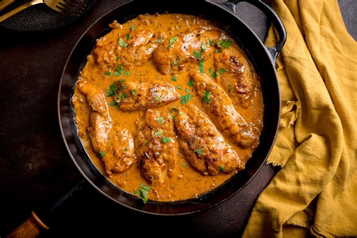 Unbelievable Creamy Honey Mustard Chicken ready in 25 mins!