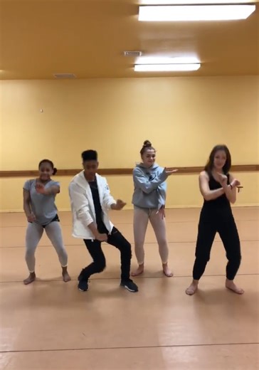 Squad dance moves everyone wants