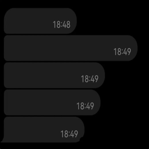 #LIA || черт она крута Деепричастие — особая форма глагола или самостоятельная часть речи (спорно) в русском языке, которая обозначает добавочное действие при основном, выраженном глаголом. Отвечает на вопросы «что делая?» и «что сделав?». ru.wikipedia.org* yaklass.ru deti.mail.ru Примеры деепричастий: «улыбаясь», «читая», «прибежав». deti.mail.ru Признаки Деепричастие совмещает признаки глагола и наречия. Некоторые грамматические признаки глагола: repetitor.1c.ru skysmart.ru Вид — совершенный и
