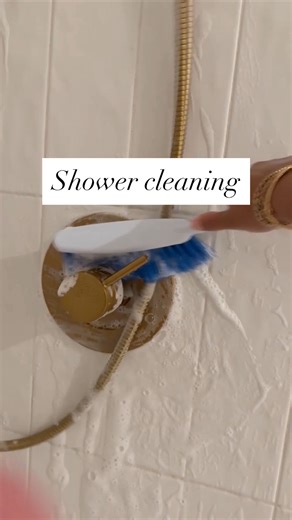 Vanesa Amaro on Instagram: "Comment the word brush so I can send you the link to the brush I’m using! • Shower cleaning tips: 1. Cleaning your shower while showering is the best thing you could do. 2. Use a brush that scrubs really well. 3. Don’t use any chemicals to clean your shower if you clean it while you’re showering because the steam will make you inhale them. 4. Putting on a removal shower wand is will be the best thing that you could do. Happy cleaning!!! • #clean #cleaning #shower #bat