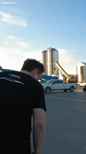 210K views · 13K reactions | Elon Musk #elonmusk #spaceflight #spacefans #shorts #starship #starbase #edit | Billionaire Hub | Facebook