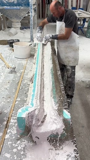 MetDaan DIY on Instagram: "Casting some bespoke fluted plaster columns 😍 By @victorian.cornice"