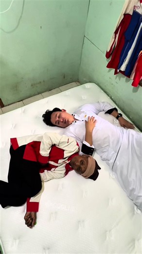 Kasih Modal Usaha dan Kasur Baru untuk Nenek Yakult