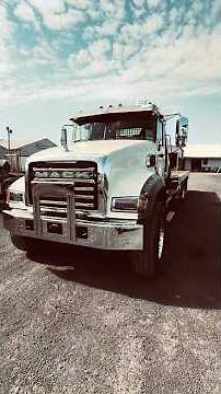 New Mack MD Tri-Axle With a Custom Towing Bed