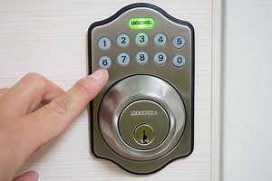 退出時の自動施錠が可能に！RemoteLOCK 500iの簡易オートロック機能とは？