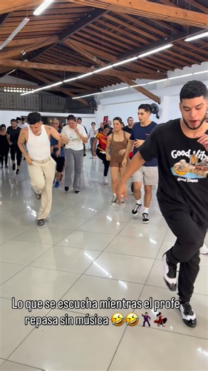 Confirma si es así 😂 #salsa #sonidos #viral #dance #baila #profe #humor #rie #musica #baile #coreografias #mundial #vive #colombia #europa #asia #mundo #parati | Tatan Pachanga Hernández