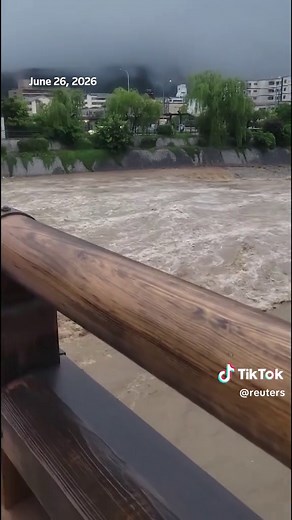 Kyoto’s iconic Kamo River overflowed beyond its banks amidst torrential rains, as the country braced itself for two approaching tropical storms that spurred authorities to issue high-level landslide warnings and order the evacuation of one million people. #kyoto #japan #flood #kamoriver #taiwan