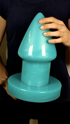 Rock-solid stability. 💎Custom-made heavyweight plug with a massive base. Designed for sitting and absolute security on any flat surface. Built exactly to client specifications. ⚒️👇 Link in comments!#CustomSilicone #HugePlug #HeavyDuty #BespokePleasure #StablePlug