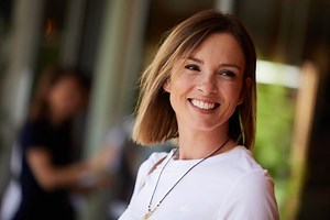 Isabelle Ithurburu : âge, compagnon, rugby, TF1, Twitter... Tout savoir