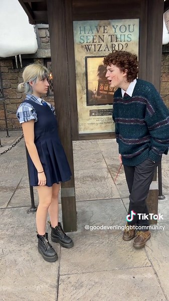 we couldnt hear the audio at all we were oulling this out of our asses 😭😭 #marauders #maraudersera #marauderstok #wolfstar #remuslupincosplay #wolfstarcosplay #siriusblackcosplay #pandoralovegood #marauderscosplay