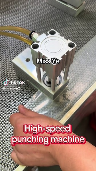 High-speed punching machine