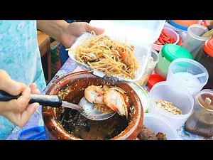 BEST BURMESE STREET FOOD TO EAT - Sea FOOD Papaya Salad MYANMAR