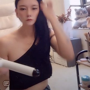 抖音录屏正能量 on Instagram: "抖音录屏正能量，喜欢这种类型的主页加我！#露点 #走光 #真空 #福利 #深夜福利"