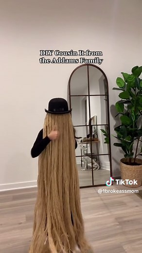 #cousinit #cousinitchallenge #addamsfamily #diy #halloween #costume #happyhalloween 🥰