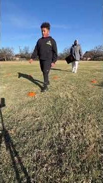 CoachWren 1-on-1 DLINE training teaches how to dip & rip and plays out realistic situations #dline