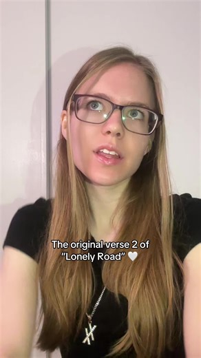 Both verses are great…which one do you prefer? 🤍 #lonelyroad #mgk #machinegunkelly #jellyroll #fyp
