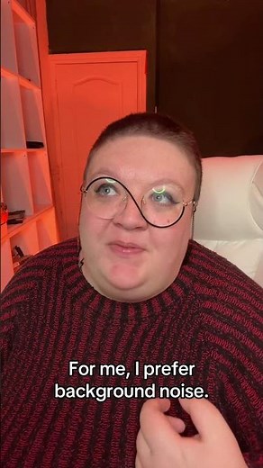 Doe answers: Do you prefer silence or background noise when you're reading? #BookTok