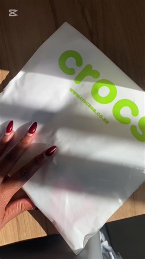 Croc-tober Sale: Grab Your Crocs and Jibbitz Deals!