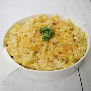 86K views · 396 reactions | Mac and Cheese meets our Cauliflower Cheese Gratin to create the ultimate pasta bake 燎 Recreate this classic, comfort food using our Cauliflower Cheese Gratin - a dish that the whole family will enjoy!  Check out the full recipe here: https://www.mashdirect.com/recipes/cauliflower-bacon-pasta-bake/ | Mash Direct | Facebook