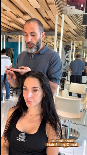 ✨ How to Handle Tangled Hair & Prevent Breakage ✨ 🚫 Tangled hair is your biggest enemy … especially if your hair is thin. Here’s why: • Tangles → more brushing • More brushing → more breakage • More breakage → frizz & thinner-looking hair • Thinner hair → more styling to fix it • More styling → drier, more fragile hair 👉 This becomes a never-ending cycle of damage! ⸻ The #1 rule is to prevent and remove tangles as gently as possible … especially if you have fine or thin hair. ✂️ Smart Layering