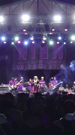 orang banyak pasti kagum dengan penampilannya