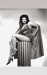 Yvonne De Carlo 💖 #katfrances #yvonnedecarlo #çanadianactress #classicmoviestars #oldhollywood #themunsters #salome #crisscross | Kat Frances Gillespie