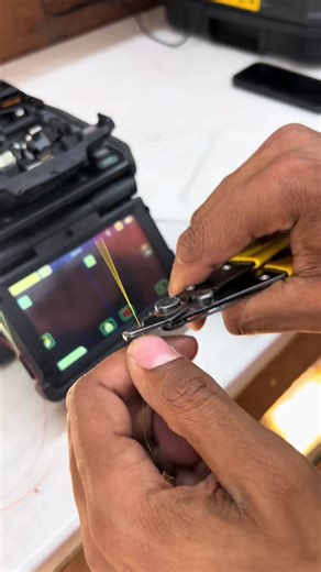 From splicing the fiber wire to connection of fiber optic wire internet connection, co.plete procedure. #connection #fibre #fiberoptics #splicingfiber_optic⚡🔥 #internet