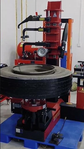 Machine Effortlessly Remove Wheels and Tires