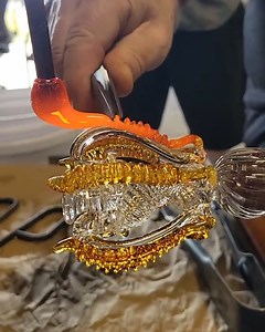 667K views · 4.4K reactions | This guy has all kinds of unique and incredible glassblowing techniques to create the most beautiful pieces!  | UNILAD | Facebook