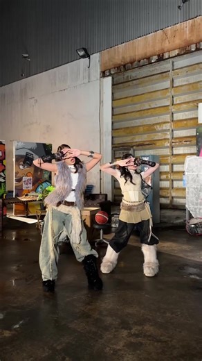 #XONEEyesOnMeMV out now!! which part is your fav👀🖤💞 #xone #mpop #duo #malaysia @nelysakay @ellyakeesha dc: @Ezra Tham