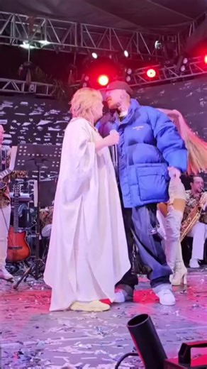 Santa Fe Klan Sorprende en Concierto Histórico